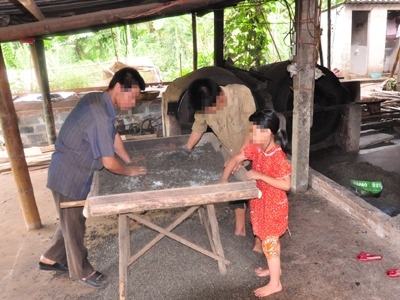 Tận thấy “cuộc chiến” chè bẩn