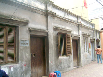 Giá trị Hà Nội bị phá hoại bởi... người làm văn hóa