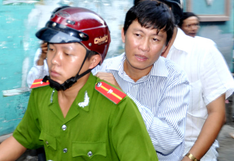 Nhà báo Hoàng Khương bị bắt
