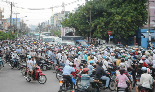 Siết nhập cư các TP lớn