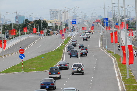 Đại lộ Võ Văn Kiệt: Đích đáng nhưng "... cần cam kết"