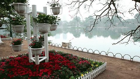 'Mất ăn mất ngủ' bảo vệ sự lộng lẫy Hồ Gươm