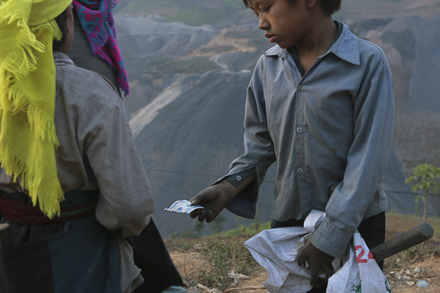 Mót đá trên miền đá