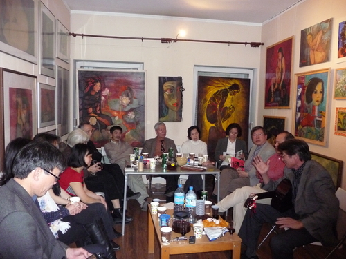 Chung một chuyến đò