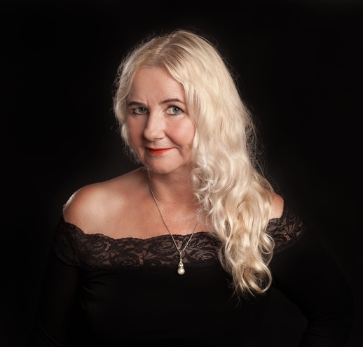 Thơ nước ngoài: Eduard Harentz (Armenia) & Kalina Izabela Zioła (Ba Lan)