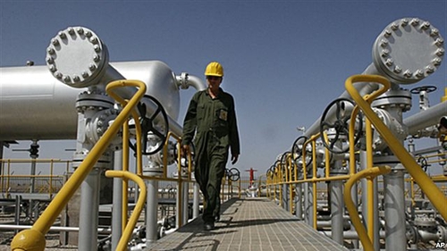 Trung Quốc thách thức trong việc mua dầu của Iran