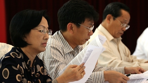 Luật Biển lùi đến bao giờ?