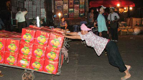 Kiệt sức kiếm Tết cuối năm