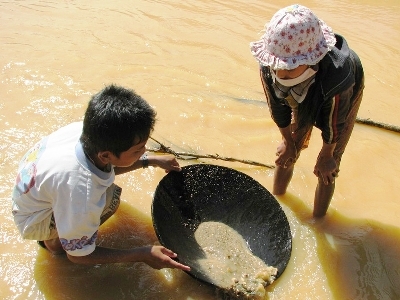 Tuổi thơ bị đánh cắp - Bài 2