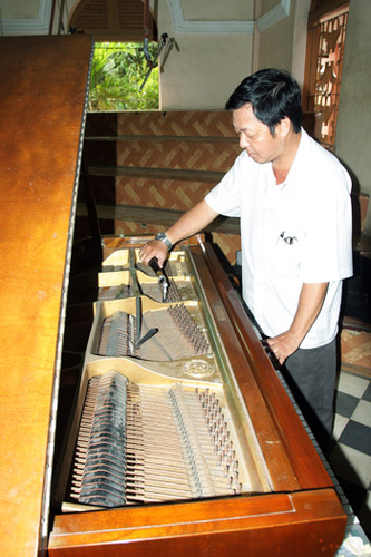 Người sửa đàn dương cầm tài ba