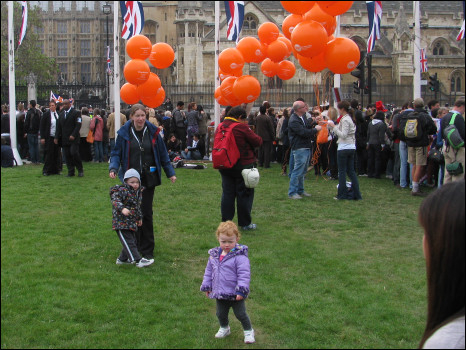 London vui với Đám cưới Hoàng gia
