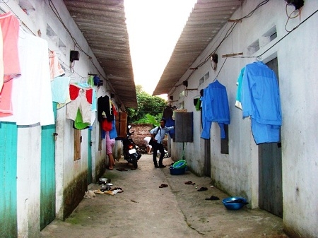 Cuộc sống thấp thỏm trong khu công nghiệp chờ... Tết