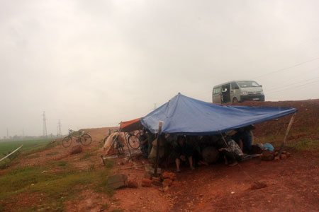 Luật còn 'hở', dân còn chịu thiệt