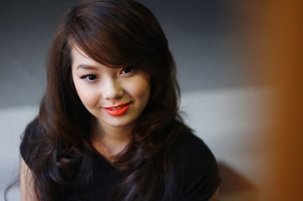 Lời khuyên cho Minh Hằng: Ở nhà xem báo là đủ