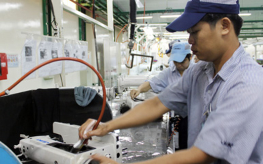 Thu hút FDI: Giằng xé phân cấp: Kẻ tiếc người thèm