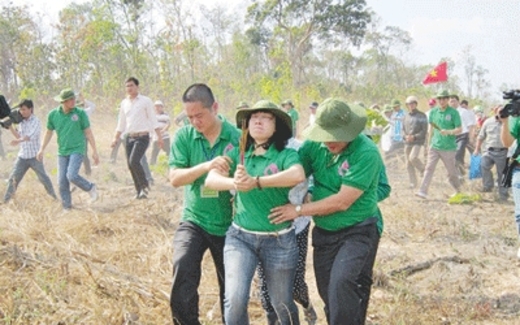 Vụ giả hài cốt liệt sỹ: Trái luật và quá chậm xin lỗi