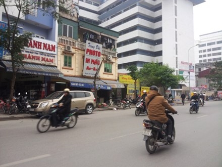 Sự xuất hiện của “người được ủy quyền” bí ẩn đòi phá nhà dân