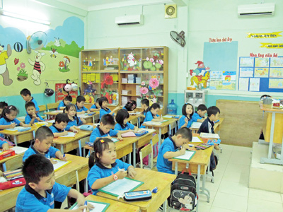 Loạn thu phí ở trường học: Phụ huynh làm khổ... phụ huynh