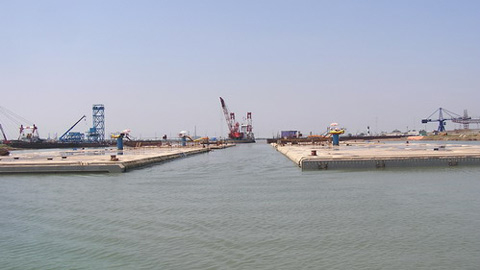 Phát ngôn & hành động cuối tuần: Từ việc nước, đến cá kình và cán bộ