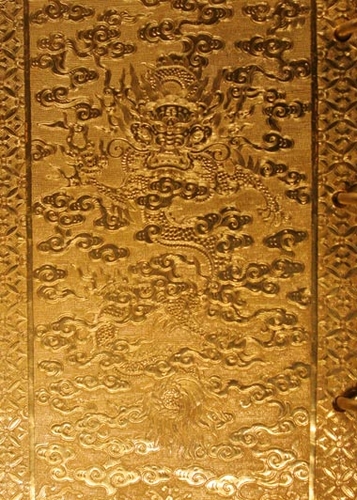 Lần đầu tiên công bố bảo vật Hoàng cung