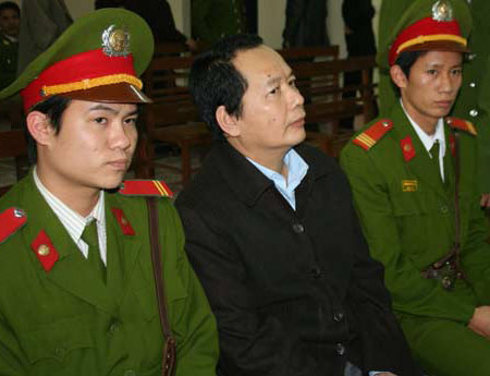 'Vụ án mua dâm nữ sinh bị làm giả hồ sơ'