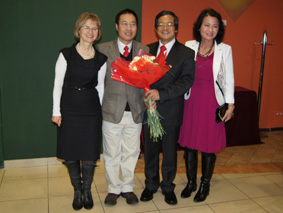 Tổng Thống Ba Lan phong học hàm Giáo sư cho Tiến sĩ khoa học Trần Vĩnh Hùng