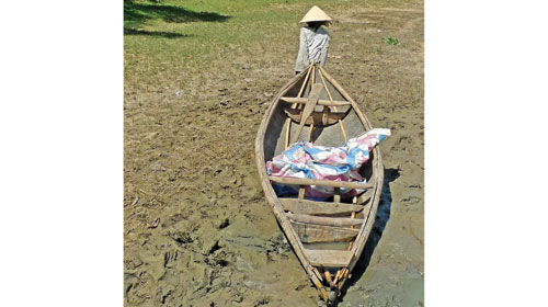 Qua vùng khô hạn