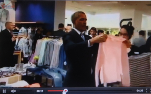 Tổng thống Obama mua áo 'Made in Vietnam' tặng vợ