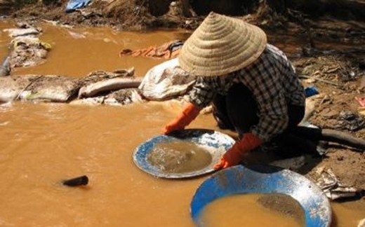 40 năm buông lỏng khoáng sản: DN hưởng lợi, dân nghèo đi