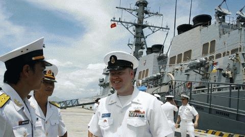 Khu trục hạm Mỹ mang tên lửa Tomahawk ghé thăm Đà Nẵng