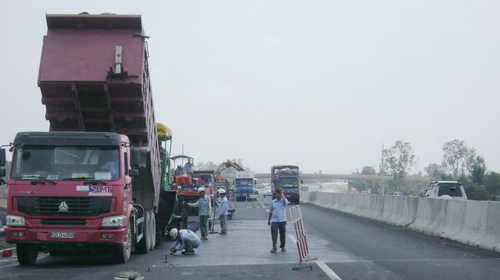 Đi xem bù lún đường cao tốc TP.HCM - Trung Lương