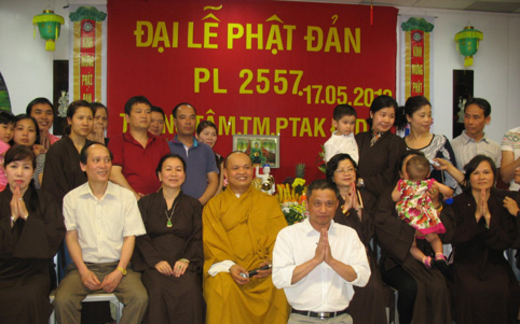 ĐẠI LỄ PHẬT ĐẢN PL.2557  TẠI HAI THÀNH PHỐ KRAKÓW VÀ ŁÓDŻ