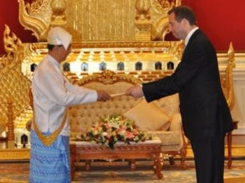 Mỹ kêu gọi Miến Điện chống tham nhũng và tôn trọng nhân quyền