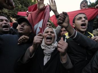 Xung đột nổ ra giữa người biểu tình với cảnh sát tại thủ đô Tunisia