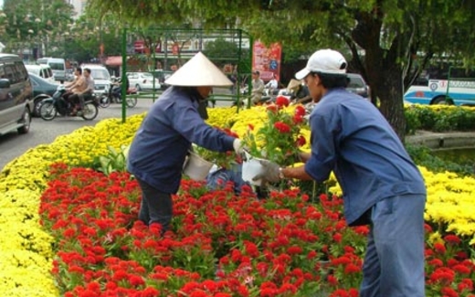 Người lao động hoang mang trước nguy cơ bị thu hồi 50 tỉ đồng tiền lương