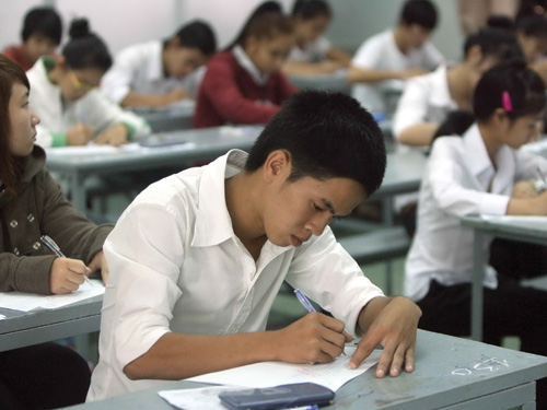 Kỷ luật hàng loạt hiệu trưởng