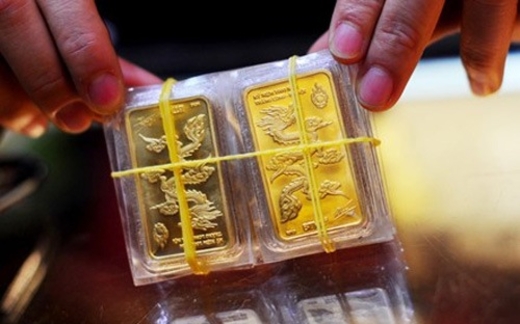 Một thời vốn vàng: “Cắn môi” ra đi