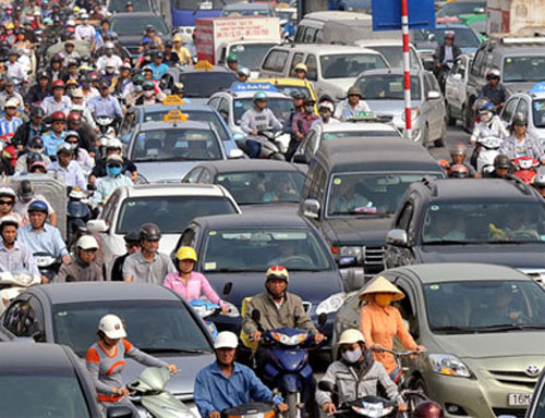 Một ôtô cõng 9 loại thuế và phí, dám chở không?