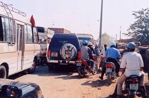 Xe máy, nghiệp chướng và nghiệp sống (Kỳ 3)