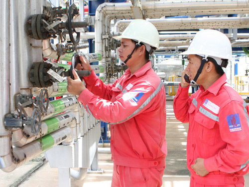 Tập đoàn dầu khí treo nợ ngân sách, nhập nhèm đất đai...