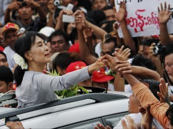 Aung San Suu Kyi dành chuyến xuất ngoại đầu tiên cho Thái Lan