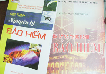 Kỷ luật 4 giảng viên "luộc" giáo trình