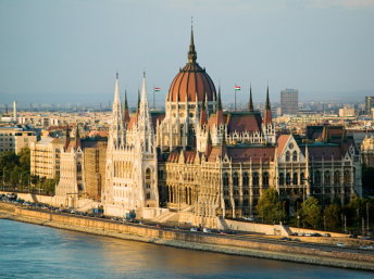 Hungary thông qua đạo luật siết chặt truyền thông