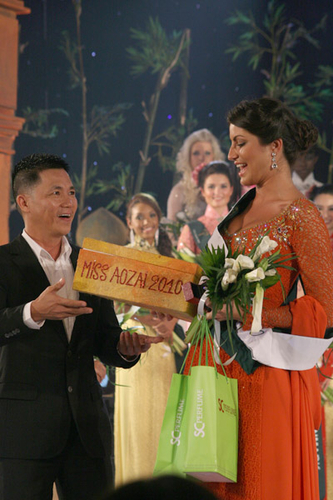 Kính thưa, Hoa hậu... Aozai!