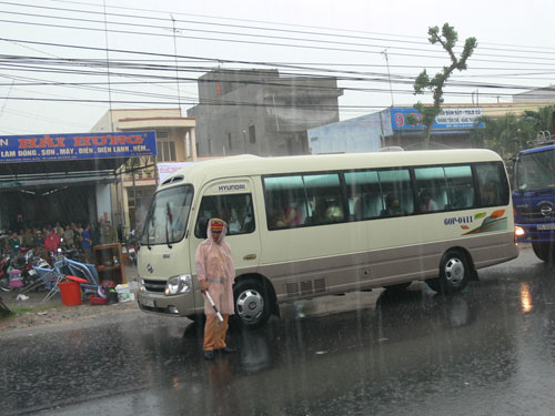 Lại sạt lở kinh hoàng ở Long Xuyên, nhấn chìm hàng chục ngôi nhà