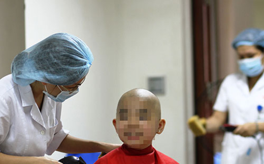 Bác sĩ loay hoay “học” cảm ơn