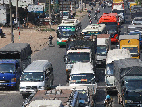 Phí tăng 3,5 lần: Dân lãnh đủ