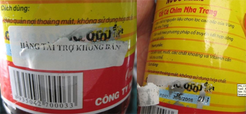 Người nghèo nhận quà từ thiện... hết date