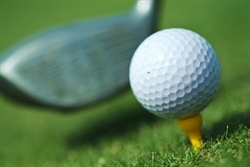 Cấm chơi golf ngày nghỉ và những nhầm lẫn về pháp luật