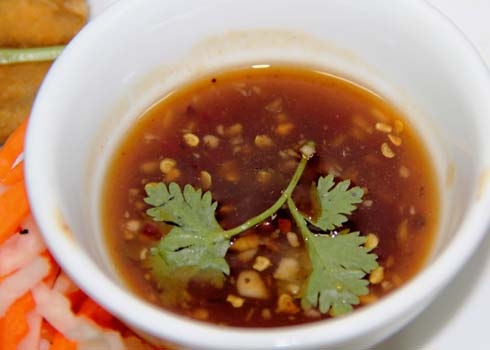 Cơm nắm, món quê thành 'đặc sản' Sài Gòn